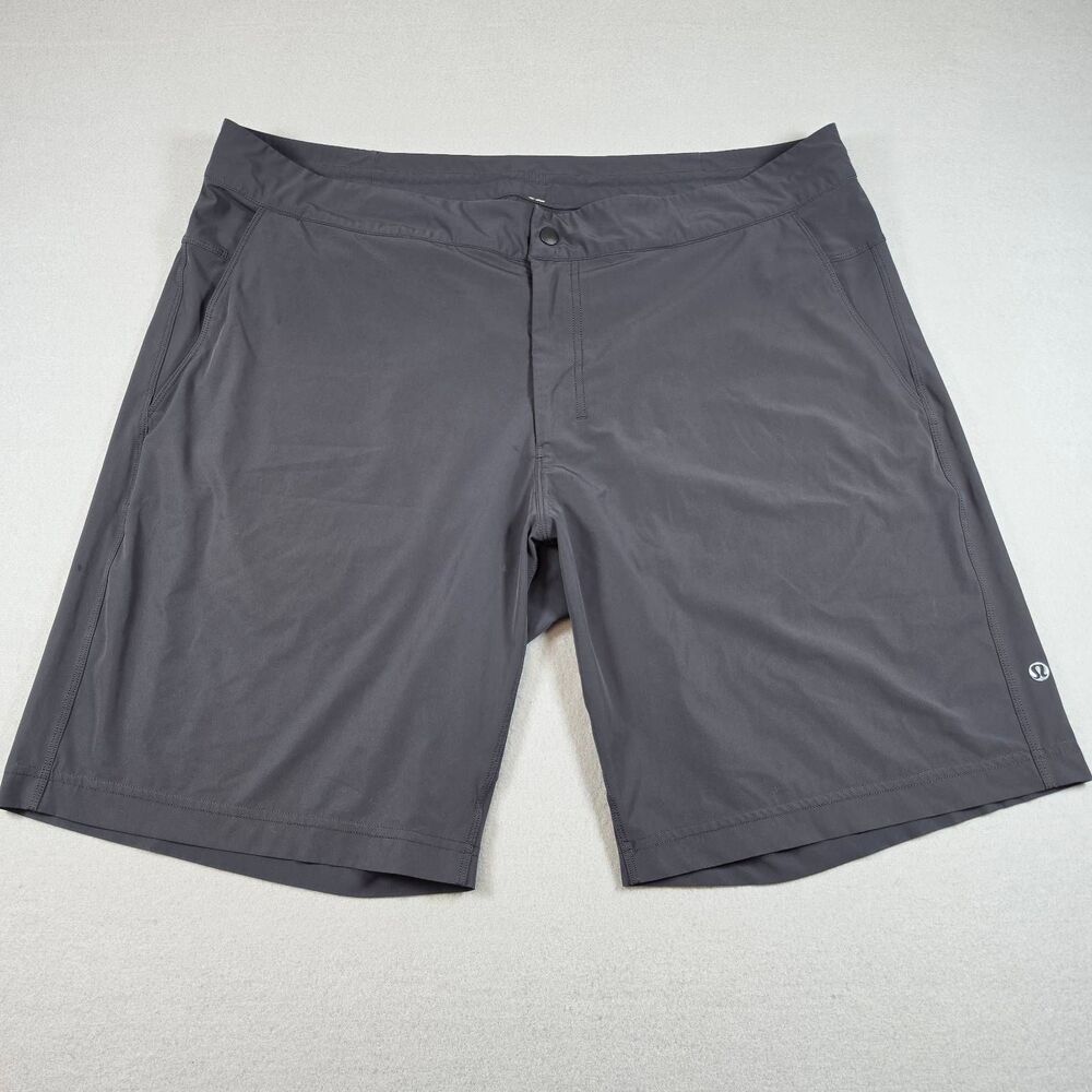 lululemon Men’s Athletic Shorts – Size 40 – Black/Gray - 0118